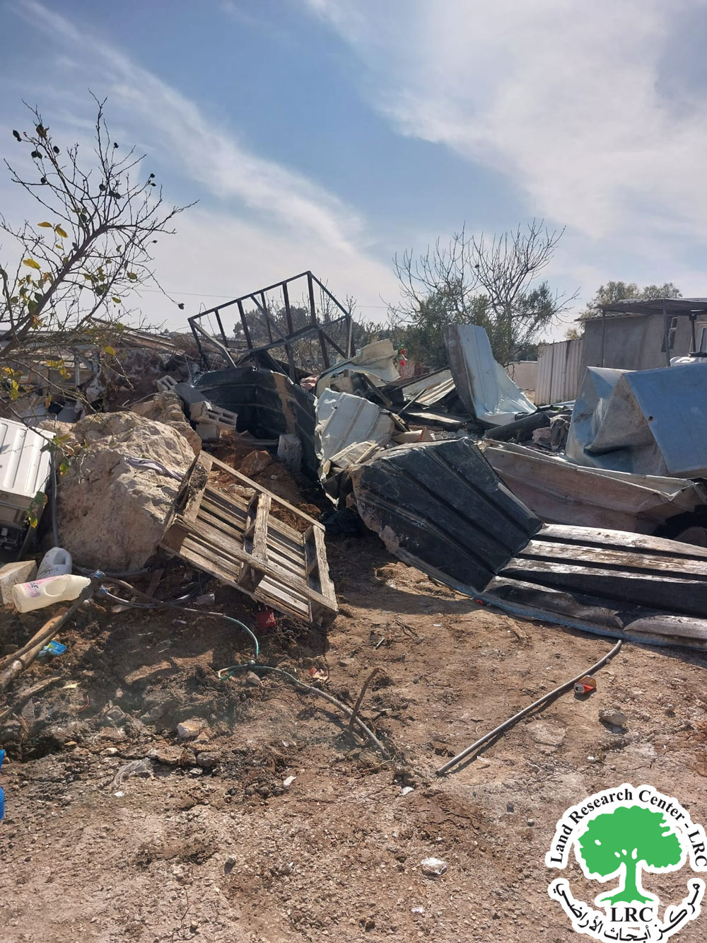 الاحتلال يهدم مسكن عائلة العيدة  في جبل جوهر جنوب مدينة الخليل | LRC