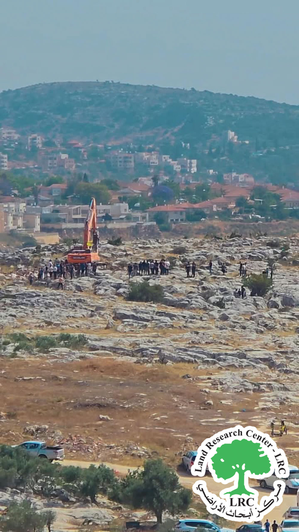 الاحتلال ومستعمريه يشرعون بتجريف خمسة دونمات من الأراضي الرعوية في قرية سرطة غرب سلفيت | LRC