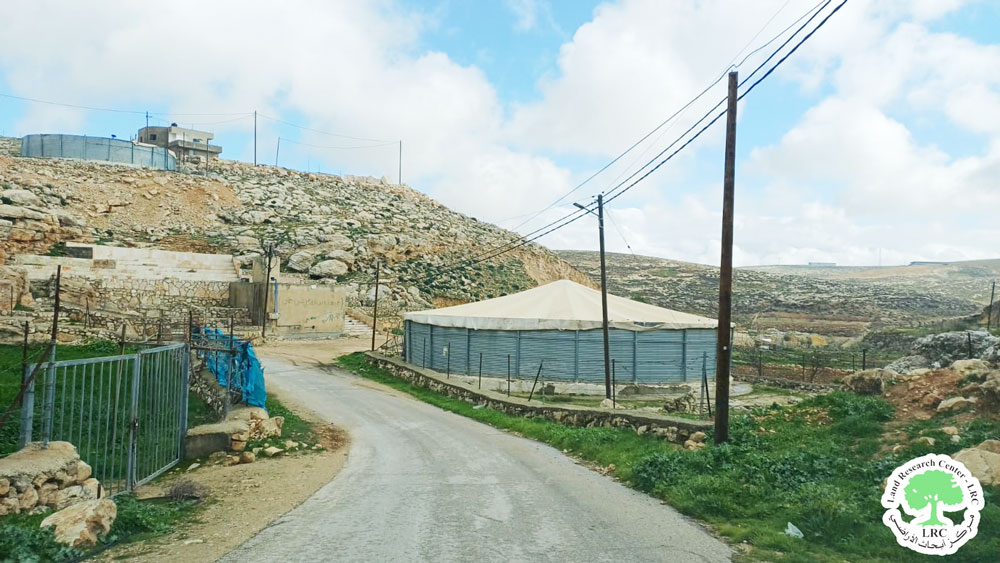 مستعمرون يعتدون على نبع مياه ومزروعات بمنطقة" أبو شبان" شرق يطا  / محافظة الخليل | LRC