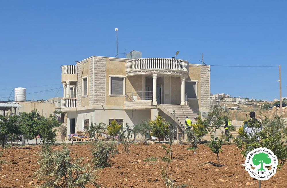الاحتلال يهدم مسكن عائلة جبارين في قرية الديرات شرق يطا جنوب الخليل | LRC