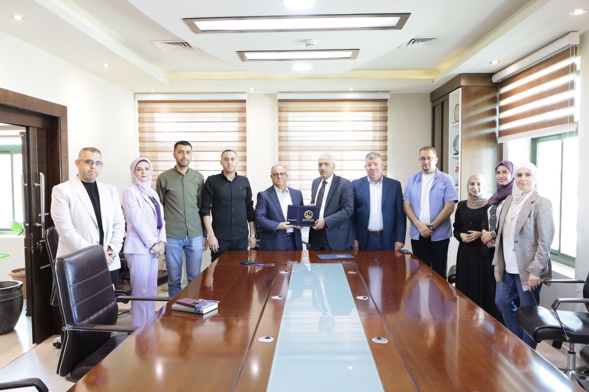 جامعة بوليتكنك فلسطين ومركز أبحاث الأراضي يوقعان اتفاقية تعاون مشترك | LRC