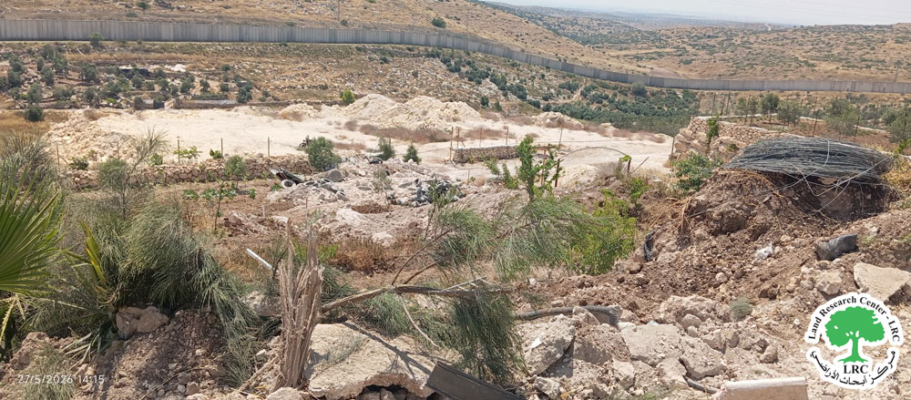 في صباح يوم عيد الأضحى: الإحتلال يجرف أراضي ويهدم منشآت زراعية في بلدة إذنا غرب الخليل | LRC