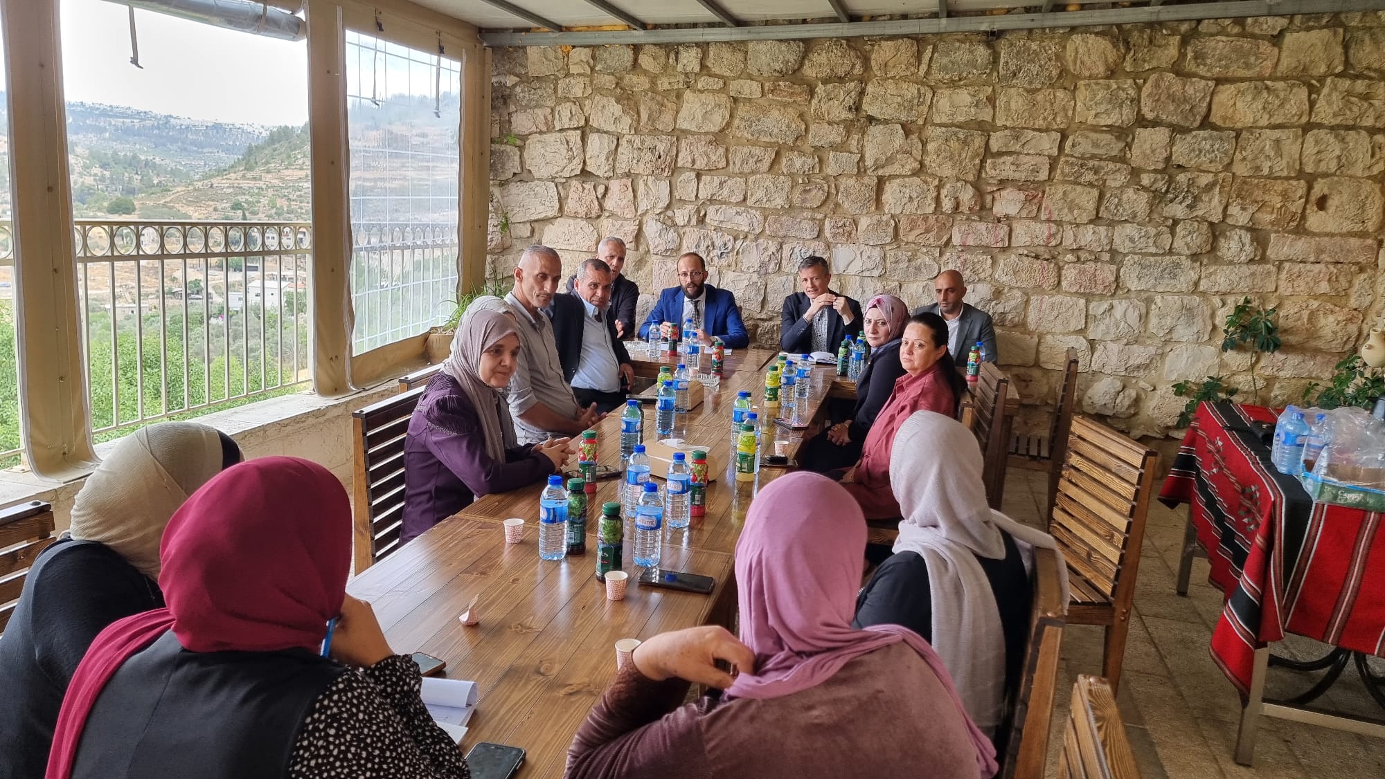 جولة ميدانية للاطلاع على واقع الجميعات التعاونية الزراعية بمشاركة منظمة العمل الدولية والوكالة الايطالية للتعاون الإنمائي | LRC